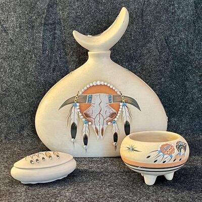 Lot 53  NATIVE AMERICAN PUEBLO POTTERY BY BETTY SELBY 