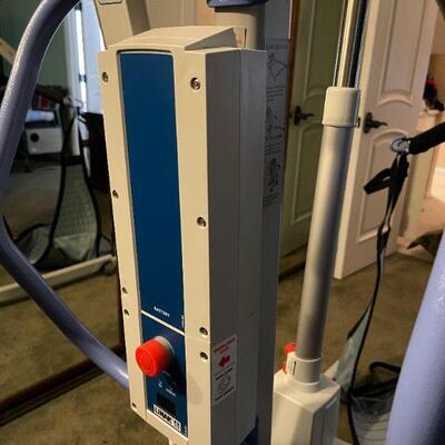 LOT 57  MEDICAL EQUIPMENT JOENS HOYER ADVANCE 340 PATIENT LIFT & SLING