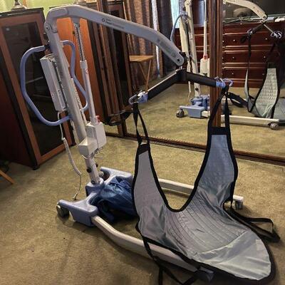 LOT 57  MEDICAL EQUIPMENT JOENS HOYER ADVANCE 340 PATIENT LIFT & SLING
