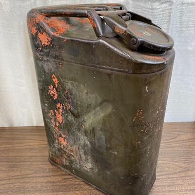 Lot# 4 Vintage Gerry Can Fuel Tank 5 gallon Attached Lid