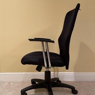 Adjustable Mesh Office Chair