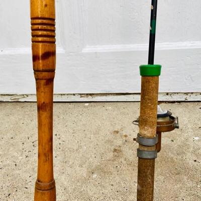 Lot 189: Vintage Fishing Rods/Large Brass Reel