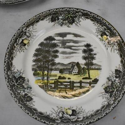 5 Decorative Plates: 2 sets of 2 & 1 single - Vintage
