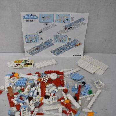Kid Connection Animal Hospital Building Set, No figures or animals