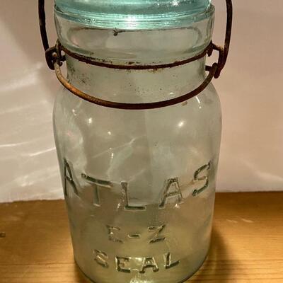 Lot 282: Vintage Mason jars lot