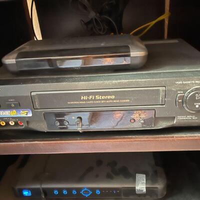 LOT 65  VINTAGE SONY VCR PLAYER/RECORDER SLV-N51