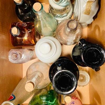 Lot 284: Vintage bottles