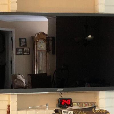 LOT 68  SAMSUNG LED TV FLATSCREEN 65" MODEL #,M65C6500VF W/REMOTE