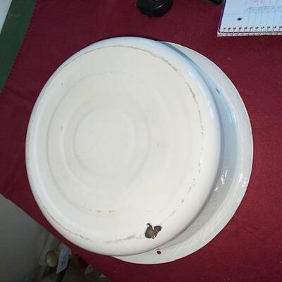 Lot 312 - Vintage Enamelware Bowl