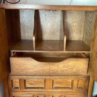 LOT 71  VINTAGE PRESS BOARD GENTLEMAN'S HI BOY DOORS & DRAWERS