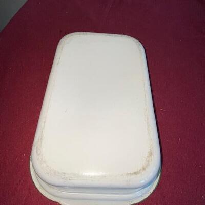 Lot 315 - Vintage Enamelware Pan