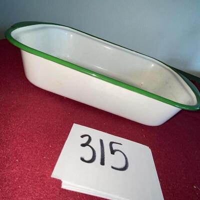 Lot 315 - Vintage Enamelware Pan