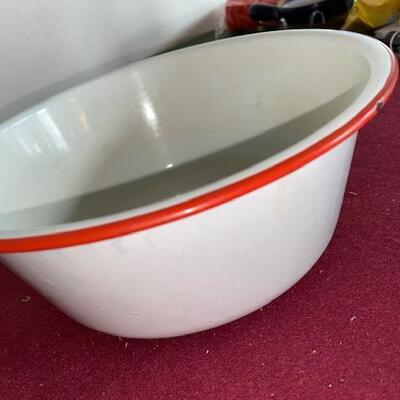 Lot 317 - Vintage Enamelware Bowl