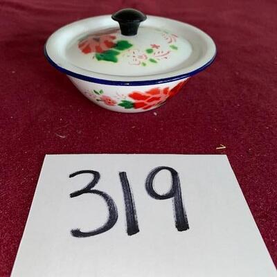 Lot 319 - Vintage Enamelware Bowl with lid