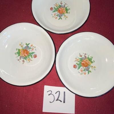Lot 321 - VIntage Enamelware Plates