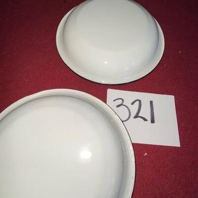 Lot 321 - VIntage Enamelware Plates