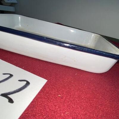 Lot 322 - VIntage Enamelware Pan