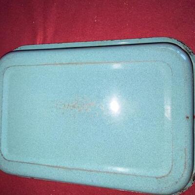 Lot 323 - Vintage Graniteware Pan