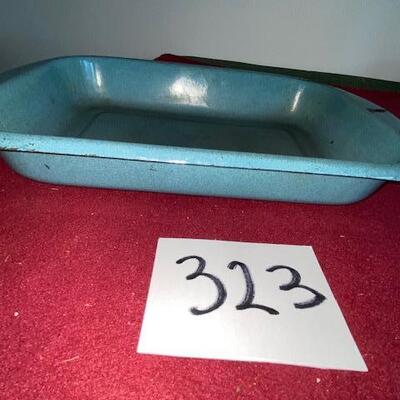 Lot 323 - Vintage Graniteware Pan