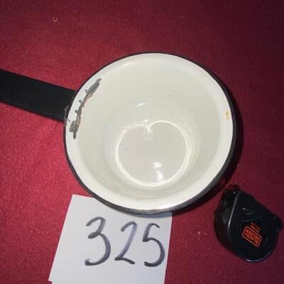  Lot 325 - Vintage Enamelware Pot