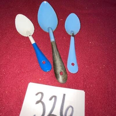 Lot 326 - Vintage Enamelware spoons