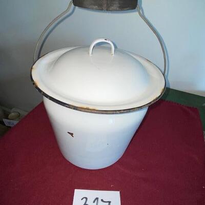 Lot 327 - Vintage Enamelware Bucket