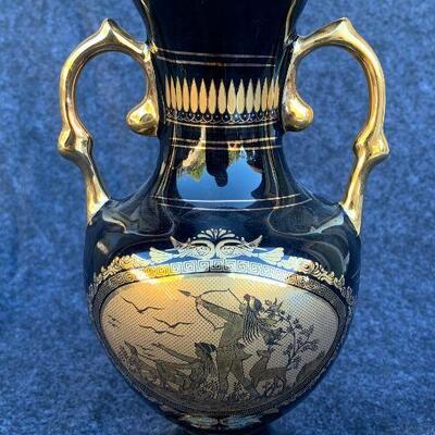 LOT 79  BLUE AND GOLD URN GRECIAN SCENES SOUVENIR OF GREECE