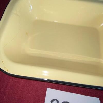 Lot 332 - Vintage Enamelware Pan