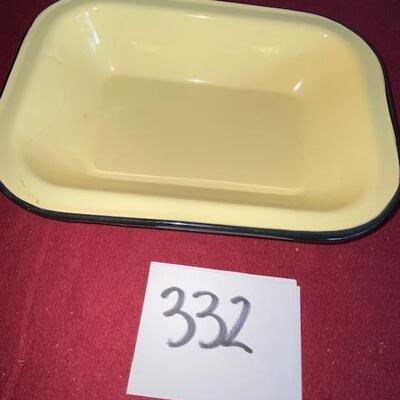 Lot 332 - Vintage Enamelware Pan