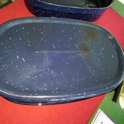 Lot 334 - Graniteware Roaster