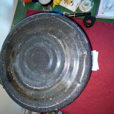 Lot 336 - Graniteware Pot
