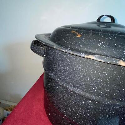 Lot 336 - Graniteware Pot