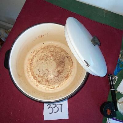 Lot 337 - Vintage Enamelware Pot with lid