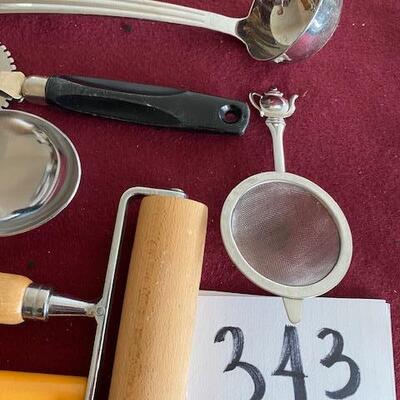 Lot 343 - Kitchen items
