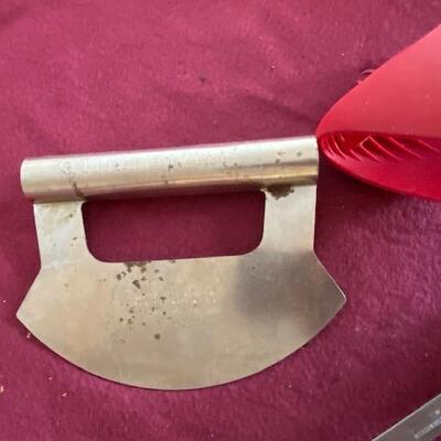 Lot 349- Kitchen items