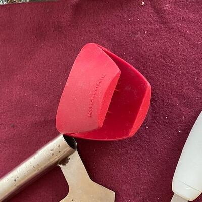 Lot 349- Kitchen items