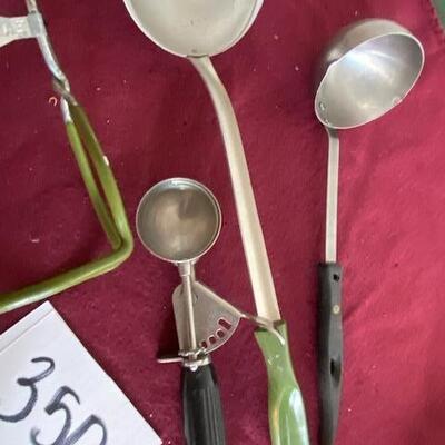 Lot 350 - Vintage Kitchen Items