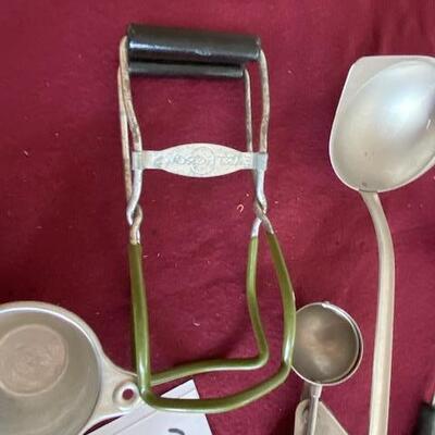 Lot 350 - Vintage Kitchen Items