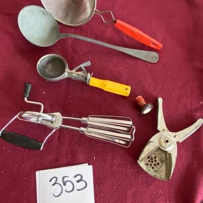 Lot 353 - Vintage Kitchen items