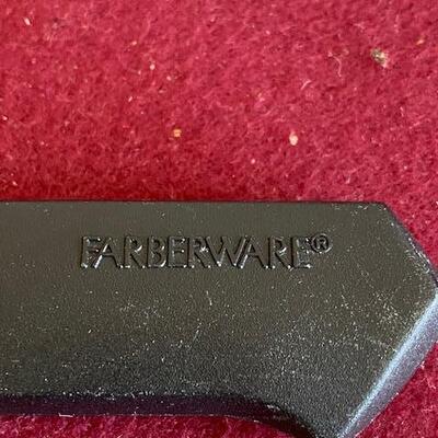 Lot 355 - Farberware Knives