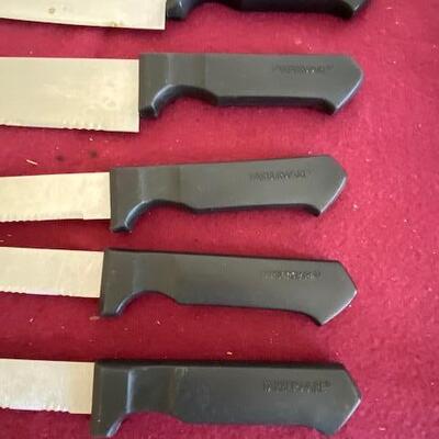 Lot 355 - Farberware Knives