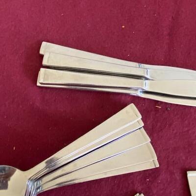 Lot 360 - Vintage Wallace flatware