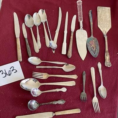 Lot 363 - Vintage flatware