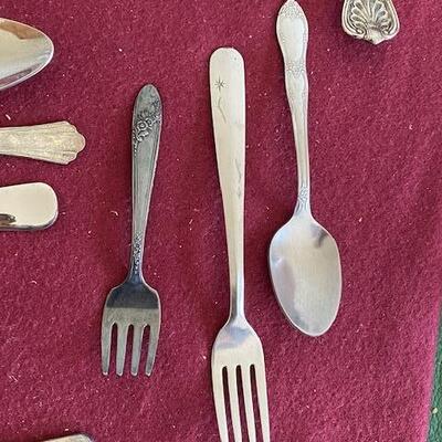 Lot 363 - Vintage flatware