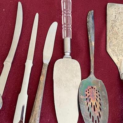 Lot 363 - Vintage flatware