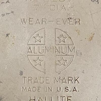 Lot 367 - Vintage Wear ever Aluminum Pan