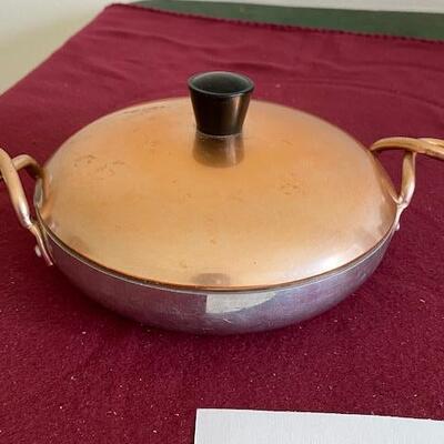 Lot 367 - Vintage Wear ever Aluminum Pan