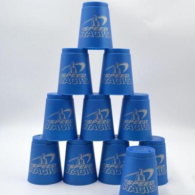 SPEED STACKS COOL BLUE SET OF 11 AND BAG (LOT 12)