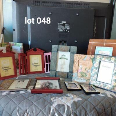Lot 048  Assorted Picture Frames