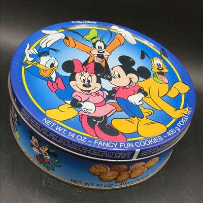 Vintage Walt Disney Mickey & Friends Cookie Tin YD#020-1220-00357